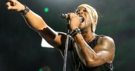 Jamie Foxx, Maxwell, Jill Scott, Flea, Doja Cat and more react to the death of D'Angelo