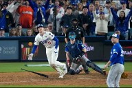 Vencen Dodgers a Azulejos en el segundo juego más largo de una Serie Mundial