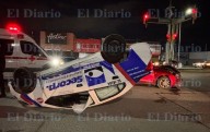 Accidente vial; corta circulación y termina volcado