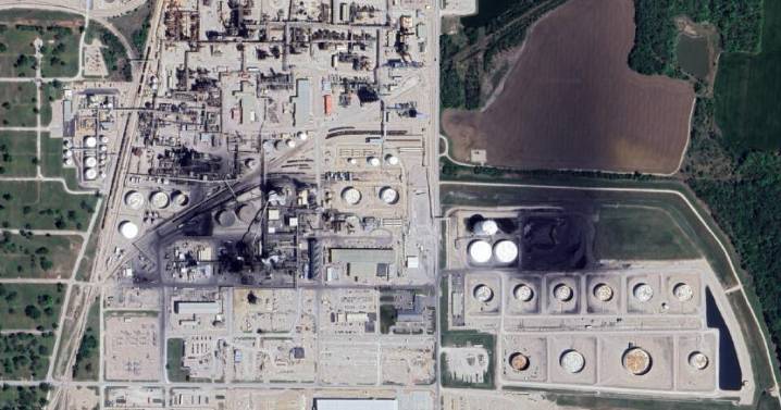'Several' hospitalized after ammonia leak at Coffeyville refinery