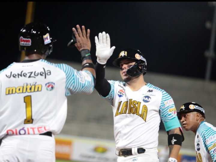 Bravos doblegó a los Leones con un Carlos Pérez estelar
