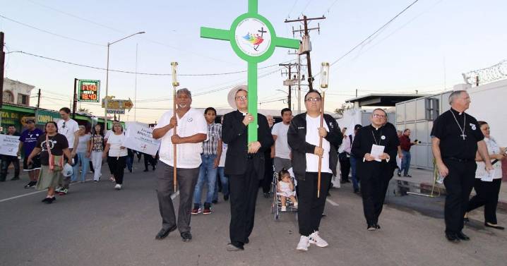 Celebran encuentro y misa binacional en solidaridad con migrantes