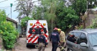 Mujer de la tercera edad resulta lesionada tras derrumbe de barda en Hermosillo