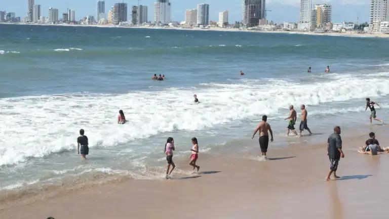 Diputados aprueban acceso libre y gratuito a todas las playas de México