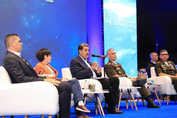 Maduro a Estados Unidos: «El levantamiento del bloqueo es la verdadera ayuda que necesita Cuba»