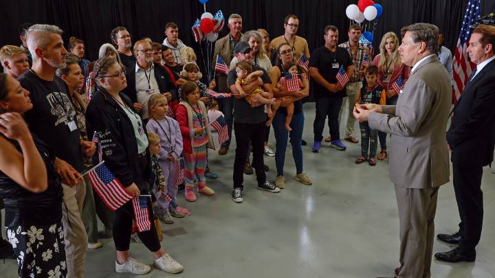 EEUU recorta el número de refugiados que acepta cada año a 7,500