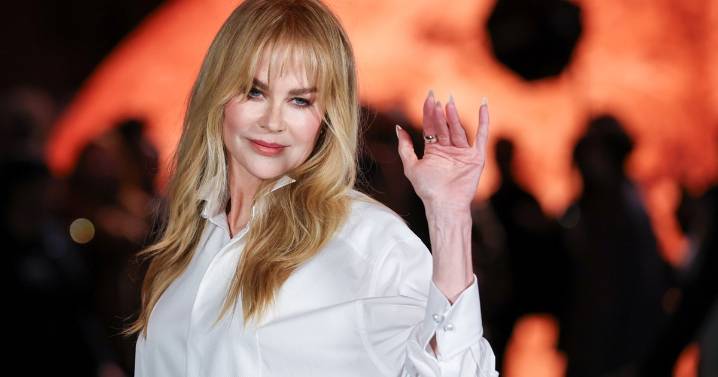 Nicole Kidman's First Post During Divorce Drama Wins Praise for Her Resilience