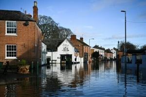 Climate advisers warn UK to prepare for 2C warming by 2050