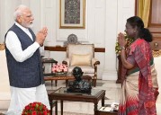 PM Modi calls on President Murmu at Rashtrapati Bhavan to exchange Diwali greetings