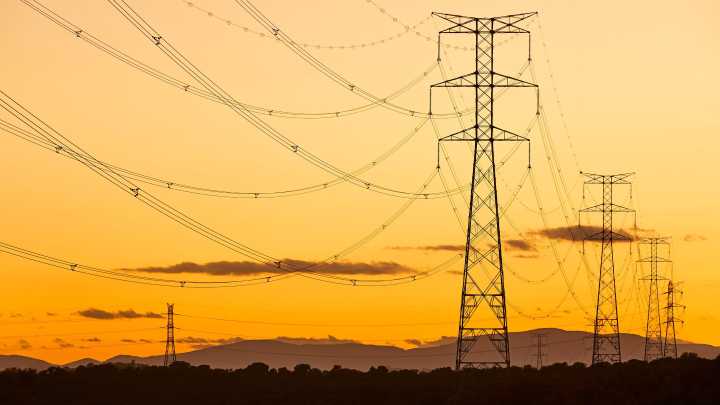 Competencia aprueba algunos cambios urgentes propuestos por Red Eléctrica para prevenir nuevos apagones
