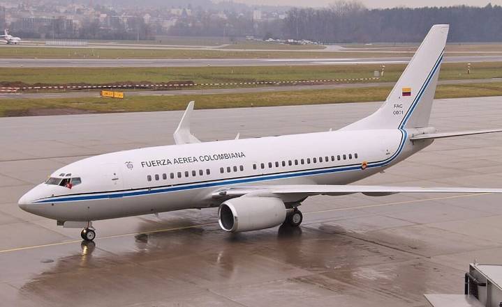 “Humillación”. Un inesperado revés dejó varado al avión presidencial de Petro en plena gira y reavivó el choque con EE.UU.