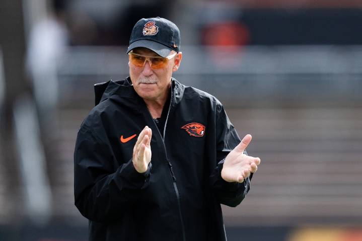 Who is Robb Akey, the interim head coach for Oregon State football?