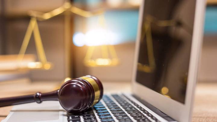 Police Officer Caught Without Pants By Judge During Video Court Hearing