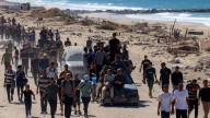 Miles de gazatíes comienzan a regresar a sus hogares tras entrar en vigor el alto el fuego (+Video) 10 de octubre de 2025 | Internacional La medida entro en vigor el viernes a las 12 p.m. hora local