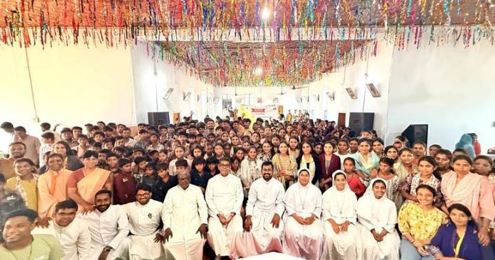 “Vardaan” Youth Retreat Sparks Renewal and Faith Among Khandwa’s Young Catholics