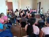 Colina se viste de rosa con foro “Mujer tejedora de Saberes Ancestrales”