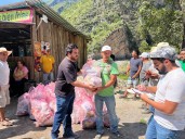 Gobierno del Estado realiza entrega de apoyos en comunidades del municipio de Tlahuiltepa