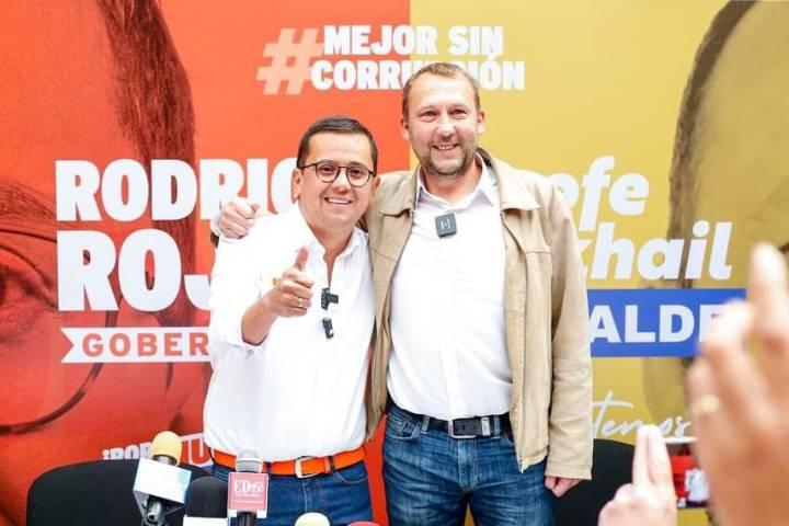 Rodrigo Rojas recibe el respaldo del profesor Mikhail Krasnov, candidato independiente de Tunja