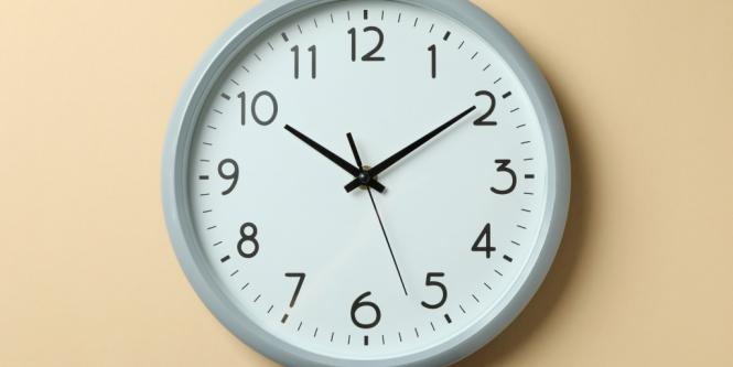 Cómo funciona... un reloj analógico, desde dentro hasta afuera