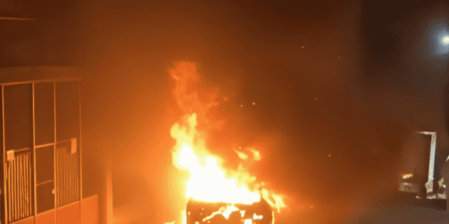 Por segundo día, incendian vehículos en Teocaltiche
