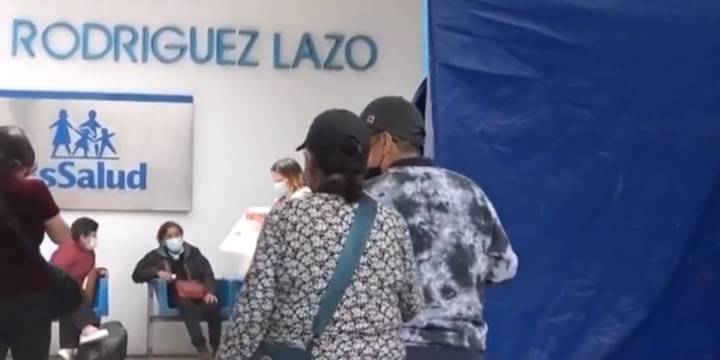Mujer es diagnosticada con enfermedad exclusiva de hombres y ahora acusa a EsSalud de negligencia