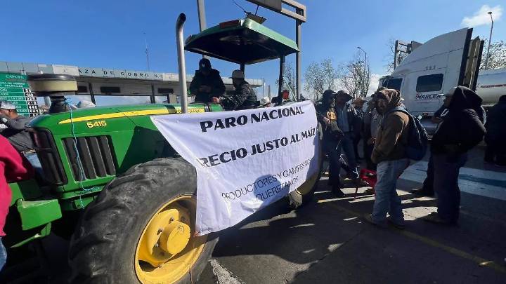 Bloqueos carreteros generan perdidas por dos mil 300 millones de pesos