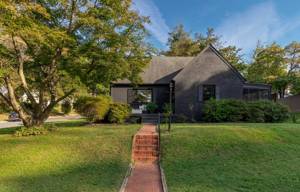 This ‘Oreo House’ could be yours for $700K