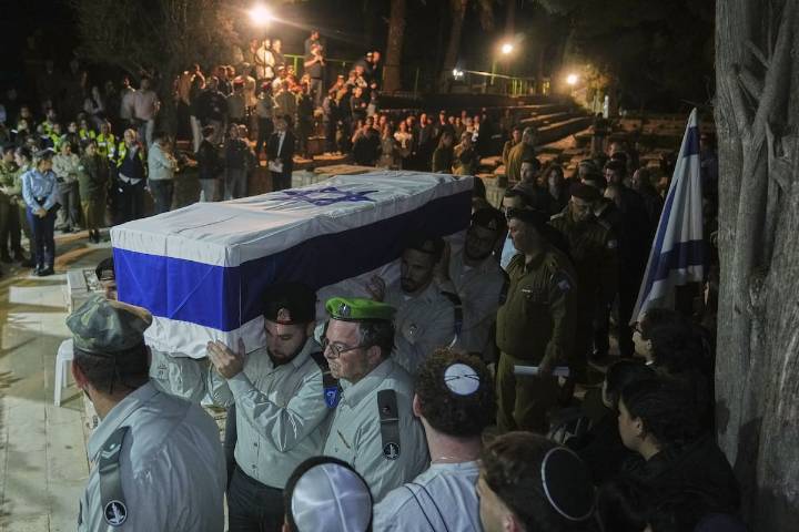 Frágil acuerdo. La tregua en Gaza pende de un hilo: la amenaza de Trump y de Israel en medio de la disputa por los rehenes muertos