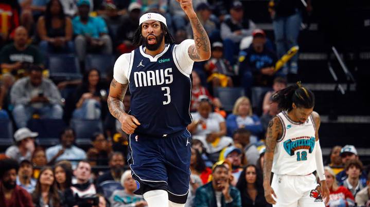 Mavericks’ Anthony Davis breaks silence after suffering injury