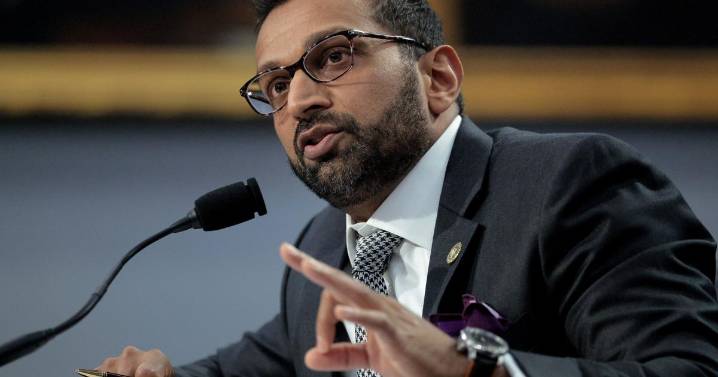 Senate panel approves step on keeping FBI headquarters in DC