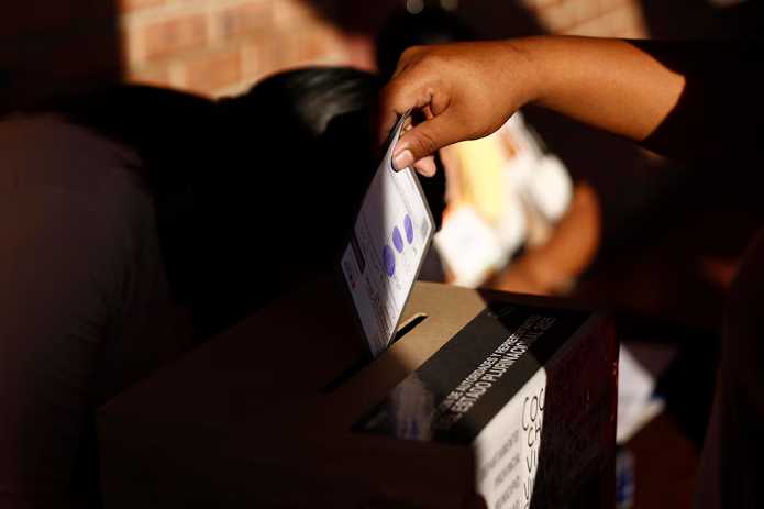 Bolivia: Rodrigo Paz y Jorge Quiroga se disputan la presidencia de un país en crisis tras dos décadas del MAS en el poder