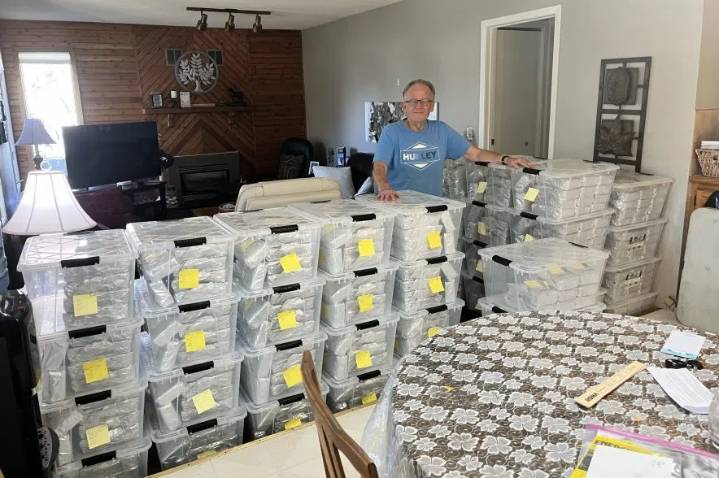 Sask. baker seeking alternatives for Christmas cake deliveries during Canada Post strike