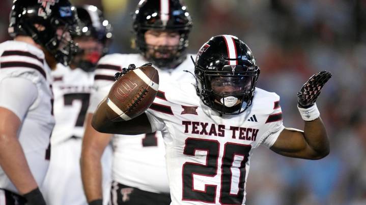 No. 11 Texas Tech dominates Houston 35