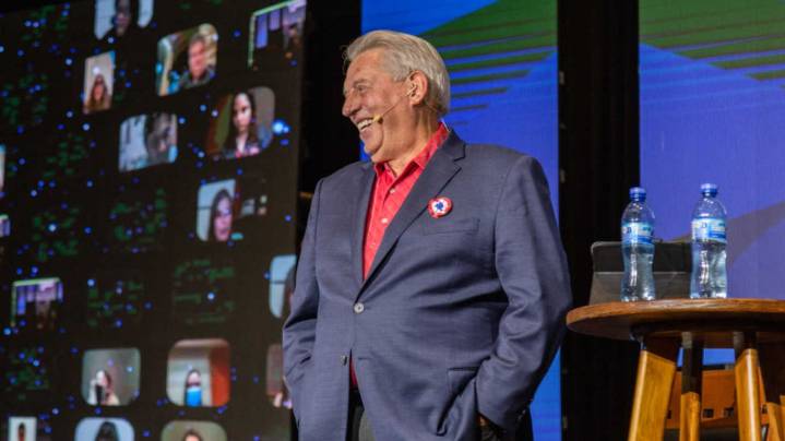John C. Maxwell: “La ética está por encima de la ley”