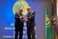 Insta Nobel Omar Yaghi a crear puentes del saber