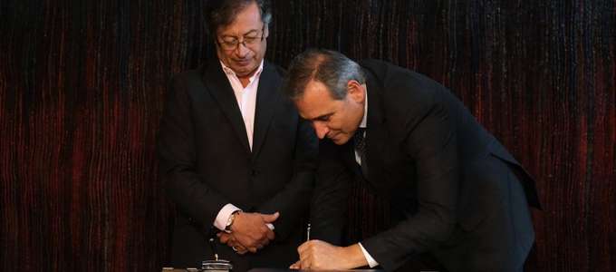 Embajador de Colombia en Paraguay renuncia para disfrutar su pensión