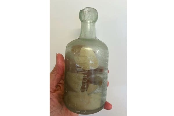 WWI soldiers’ messages in a bottle found on Australian beach more than 100 years later