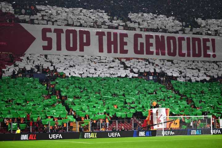 Aficionados del Galatasaray muestran apoyo a Palestina en partido de Champions