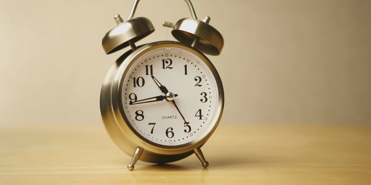 Mental health experts offer tips as daylight saving time ends this weekend