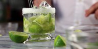 Caipirinha y otras bebidas alcohólicas adulteradas en Brasil: hay dos muertes y 200 casos bajo investigación