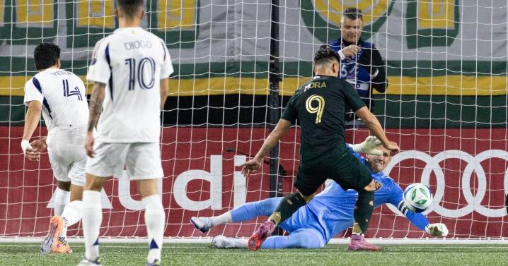 Mora scores 2 first-half goals and the Timbers beat Real Salt Lake 3