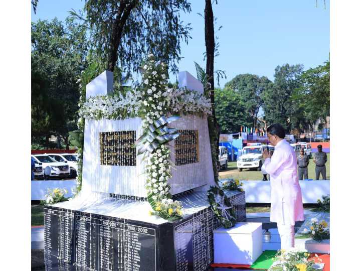 Tripura CM pays tribute to police and security personnel