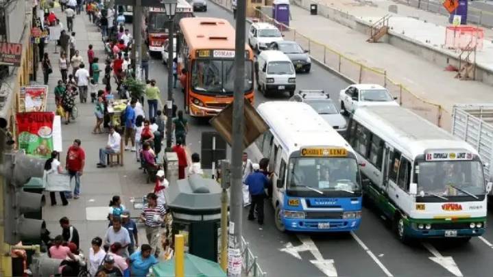 Un sector de transportistas descartó participar del paro nacional del 15 de octubre tras reunión con José Jerí