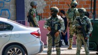 Arrestan a pareja de líder del narco ligado a extorsiones a productores de limón en Michoacán