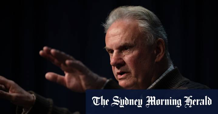 Mark Latham removed from Royal Randwick restaurant by police