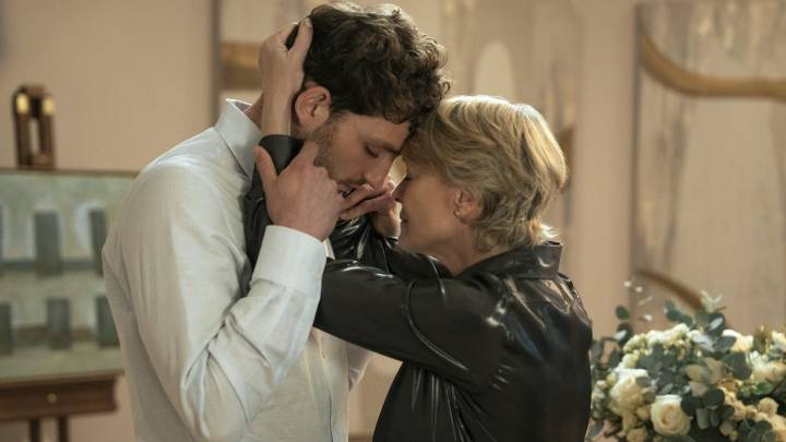 The Girlfriend Ending: Is Laura Dead? Robin Wright on Finale, Season 2