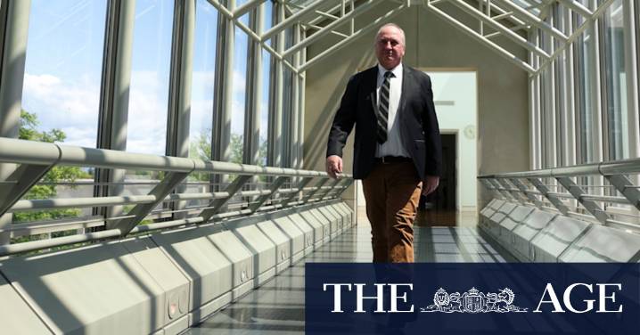 Barnaby Joyce: New England voters weigh loyalty as MP considers One Nation defection