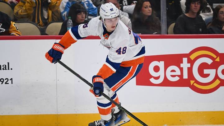 Matthew Schaefer lauded by Patrick Roy, Isles after 'confident' NHL debut