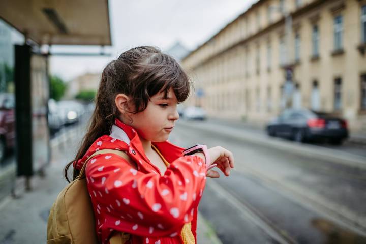 Ocho razones a favor y siete en contra de geolocalizar a tus hijos