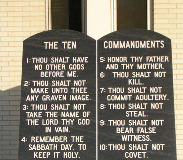 5th Circuit Agrees to Reconsider Constitutionality of Ten Commandments Law